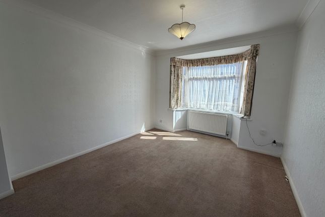 28, Leicester photo 2