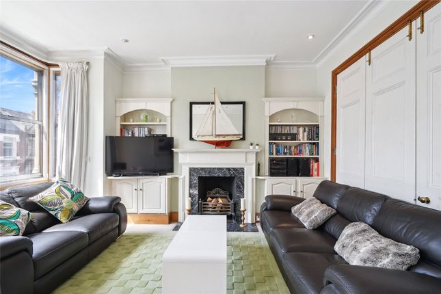 86B, Elspeth Road, London photo 4