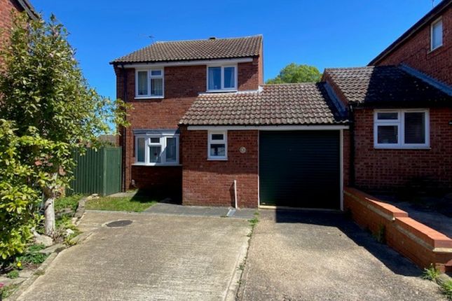 Link-detached house for sale in Sewell Close, Aylesbury, Buckinghamshire