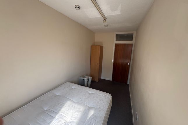 124A, SWANSEA photo 5