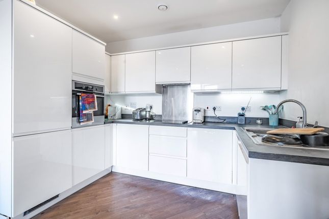73 Penrose Court, 20, Boundaries Road, London photo 4