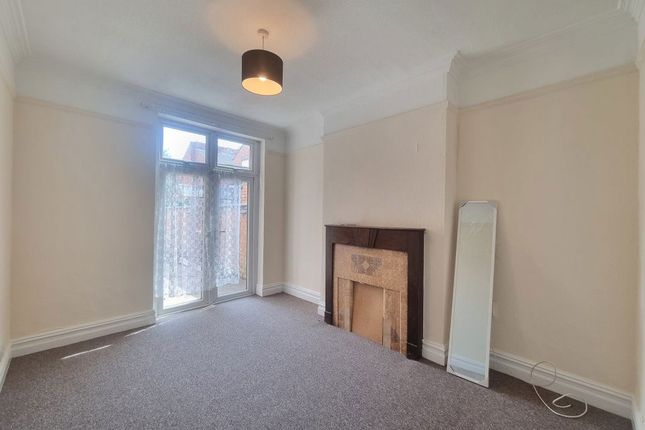 36, Sweetbriar Road, Leicester photo 4