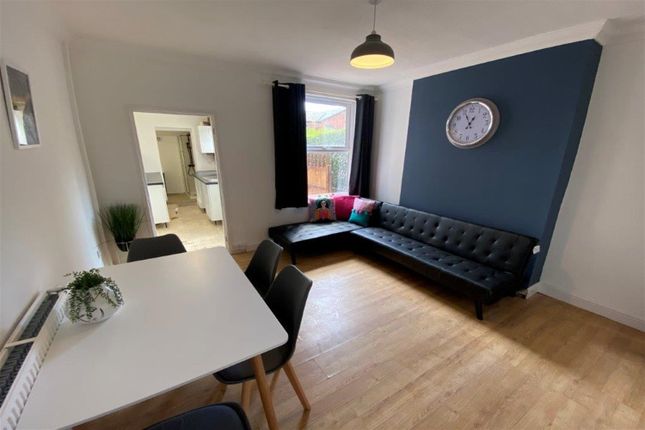 End terrace house to rent in Portland Street, Beeston