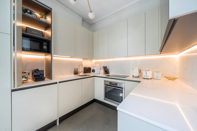 Flat 3, 142, Abbey Road, London photo 4