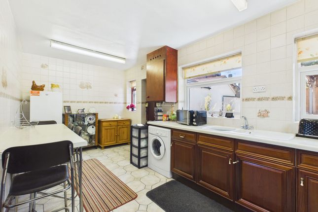 737 Western Boulevard, Nottingham photo 3
