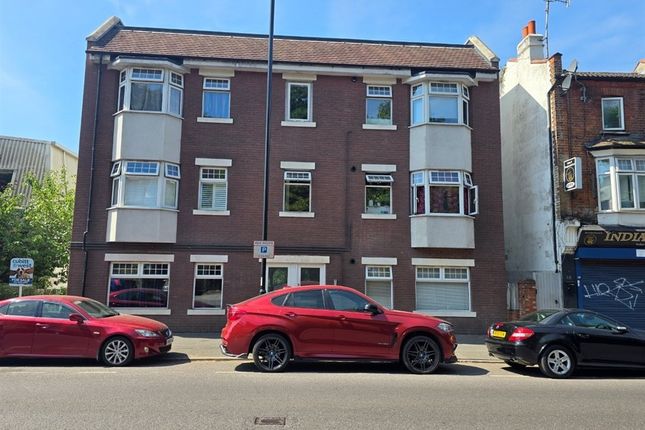 Flat 6, Platinum Apartments, 69, Lower Road, KENLEY photo 2