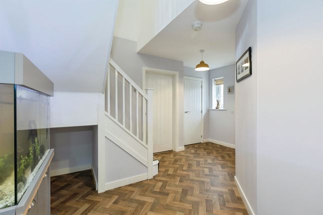 2, Albion Crescent, Corsham photo 3