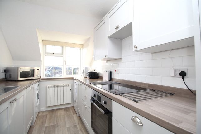 37, York Mews, Alton photo 3