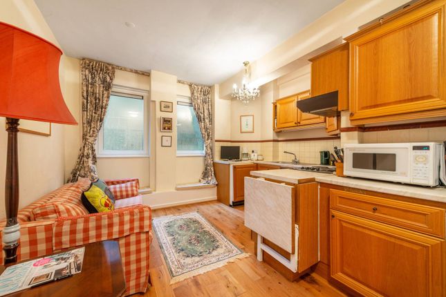 Thumbnail Flat to rent in Arlington Street, St James's, London