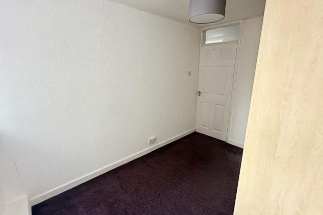 Flat to rent in Unicorn Lane, Coventry