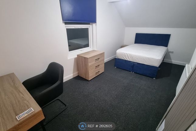 Main Room Available Top Floor
