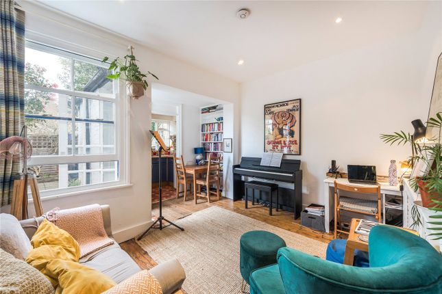 Thumbnail Flat to rent in Dafforne Road, London