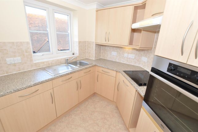 44 Holmes Court, Medway Wharf Road, Tonbridge photo 4