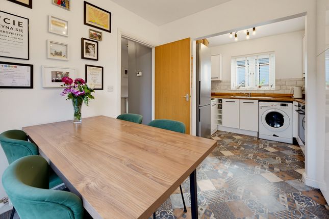 38, Ffordd Y Draen, Bridgend photo 2