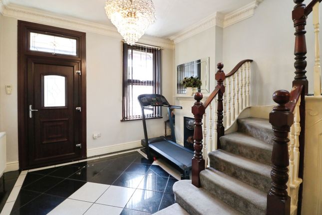 22, Redcliffe Gardens, Ilford photo 3