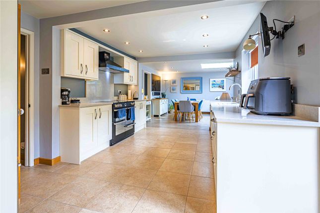 Cedar Heights,, Browns Spring, Berkhamsted photo 4