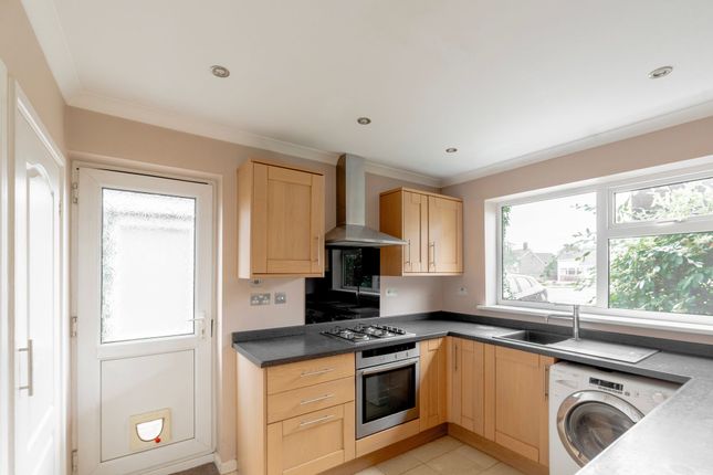 12 Waveney Close, Norwich photo 4