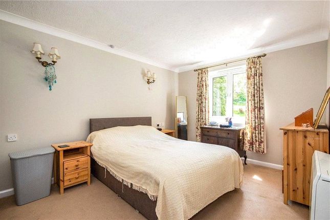 Flat 32,, Saddlers Court, South Street photo 4