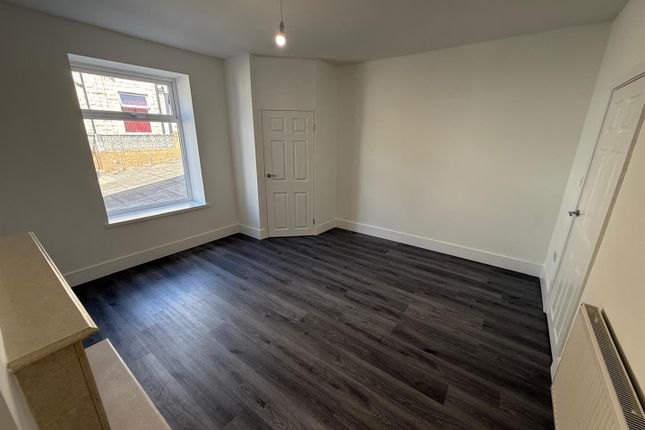 10, Pembroke Street, Bacup photo 3