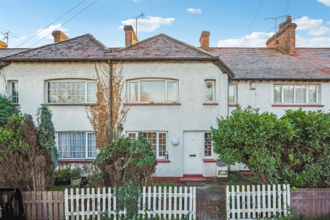 Thumbnail Terraced house for sale in Oxford Road, Gerrards Cross