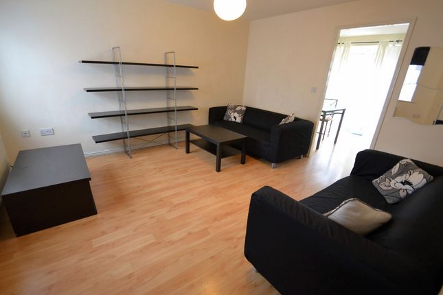 18 Tomlinson Street, Hulme, Manchester photo 2