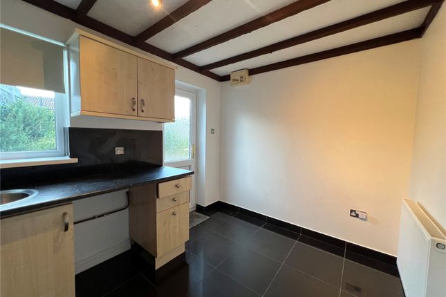 14, Clos Plas Isaf, Llanelli photo 5