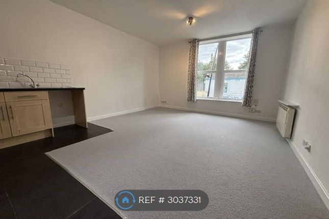 Flat, Queen St Morley, Leeds photo 2
