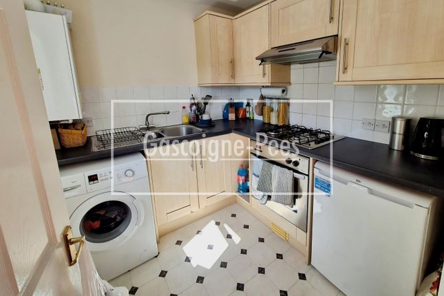 Flat 3, Camberley photo 4