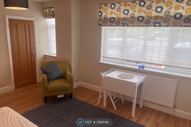 Woodside Close, Amersham photo 4