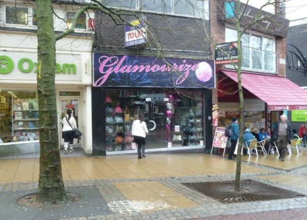 Retail premises to let in Market Place, Preston