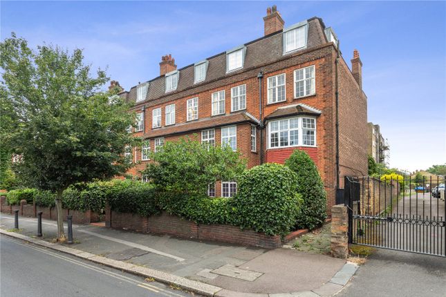 Thumbnail Flat for sale in Leigham Avenue, London