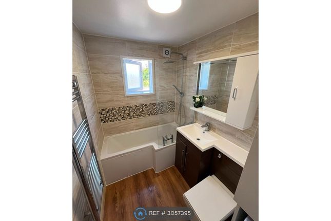 Flat, Brunel House Harrow Road, London photo 2