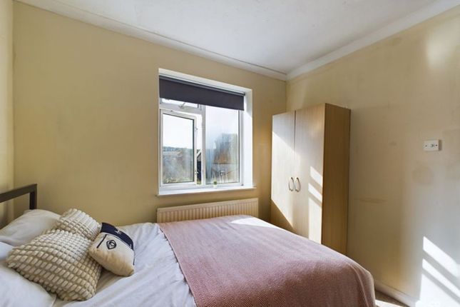 Room 2, 72 Upper Lewes Road, Brighton photo 2