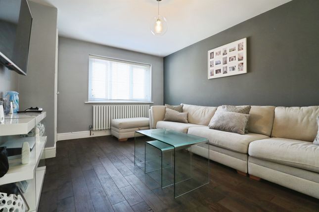 4, Summerhill Close, Cardiff photo 4