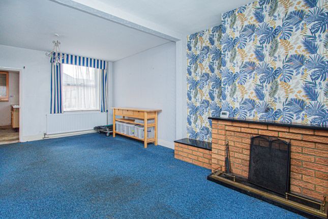 4, Allen Road, Wellingborough photo 2