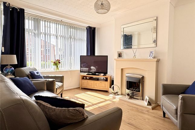 14, Carlton Avenue, Oldham photo 2