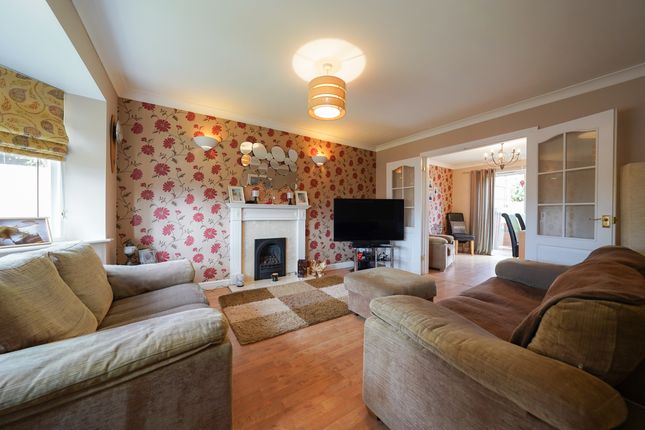49 Hawthorne Drive, Coalville photo 3