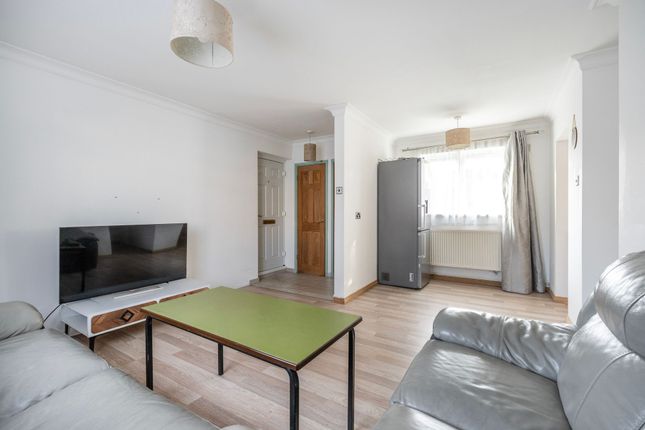 42 Regina Road, Norwich photo 4
