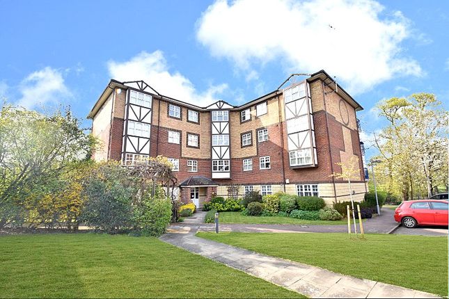 Thumbnail Flat for sale in Lords Place, Knights Field, Luton, Bedfordshire