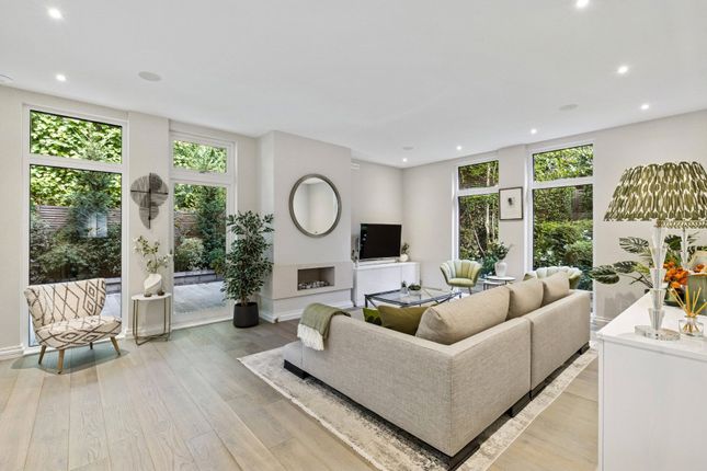 24, Highfields Grove, London photo 2