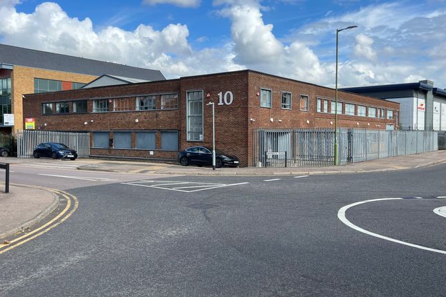 Warehouse to let in Warwick Place, Warwick Road, Borehamwood