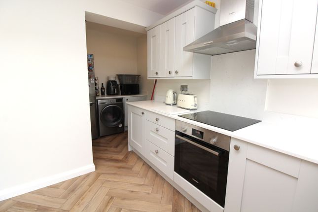 2, Cranham Gardens, Upminster photo 5