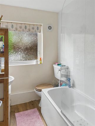 Flat 3, 295, Rokeby Court, Dunchurch Road, Rugby photo 4