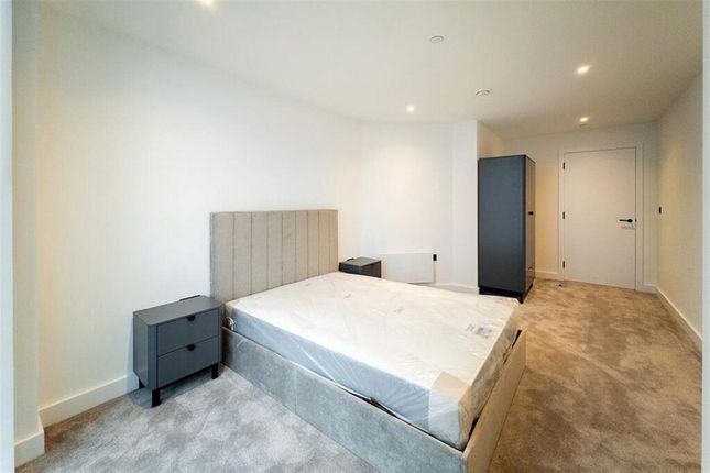 Trafalgar Place, London photo 2