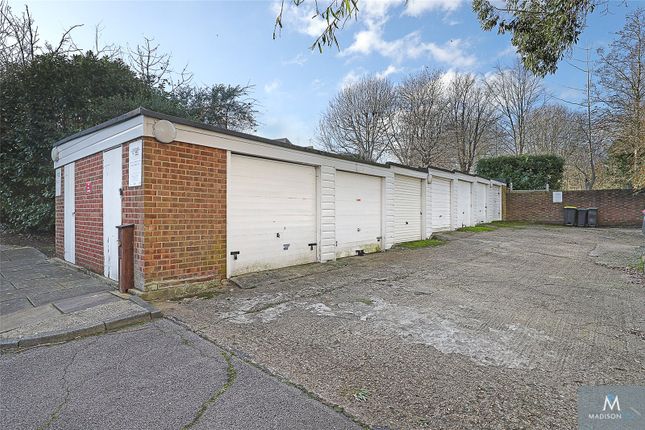 Flat for sale in Palmerston Road, Buckhurst Hill, Essex