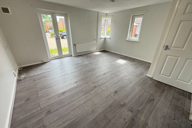 59 New Woodfield Green, Dunstable, Bedfordshire photo 4