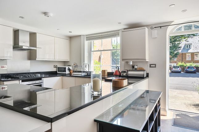 Flat 1, 19, St. Peter Street, Winchester photo 2