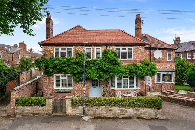 Thumbnail Link-detached house for sale in Albert Road East, Hale, Altrincham