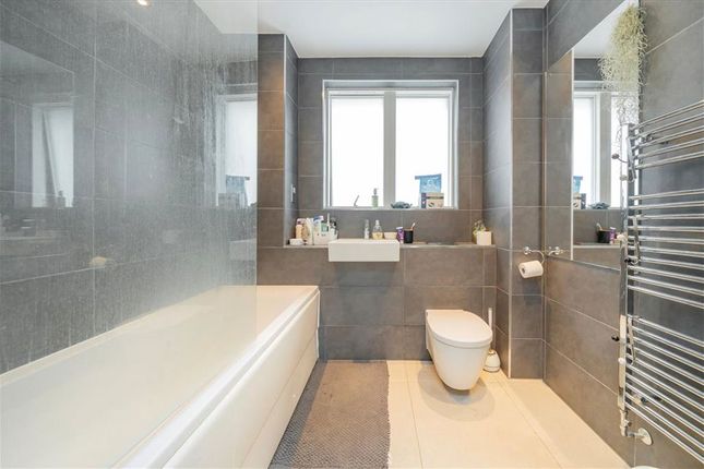 Flat 5, 68, Plender Street, London photo 4