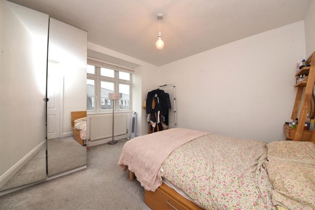 Flat for sale in Sherwood Hall, East Finchley